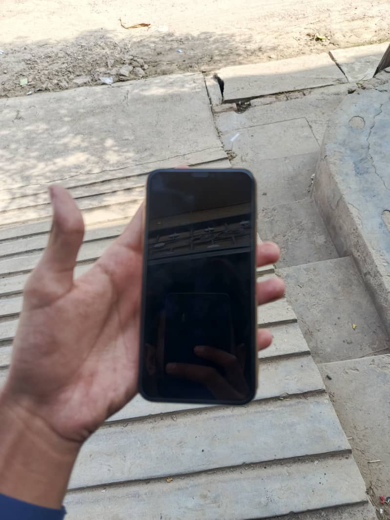 Apple iPhone XS 3