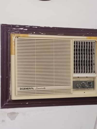 General 1.5 Ton window Ac. Gas hai chalta wa hai check karke legao
