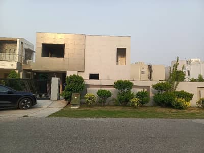 2 Kanal Prime Location House For Sale in DHA Phase 6 D Block - Investor Rate