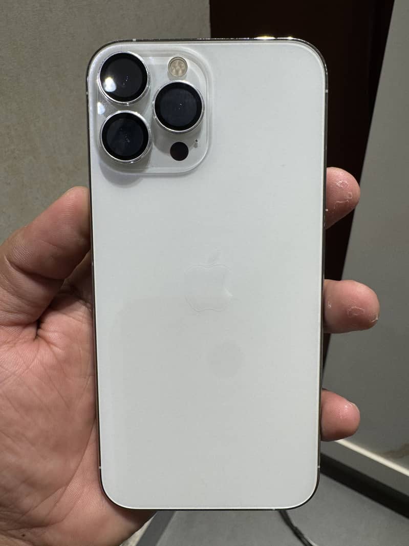 Apple iPhone 13 Pro Max 3