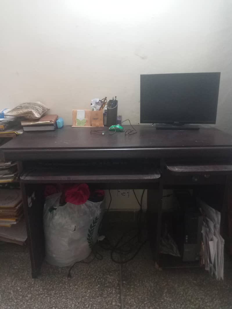 computer table condition 10/10 1