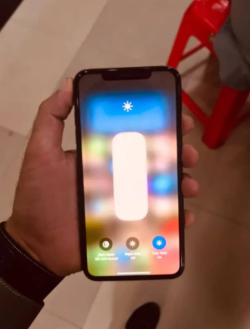 Apple iPhone XS Max 4