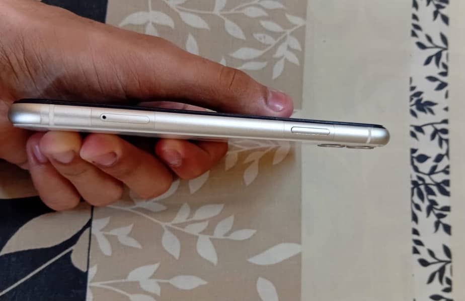 Apple iPhone 11 2