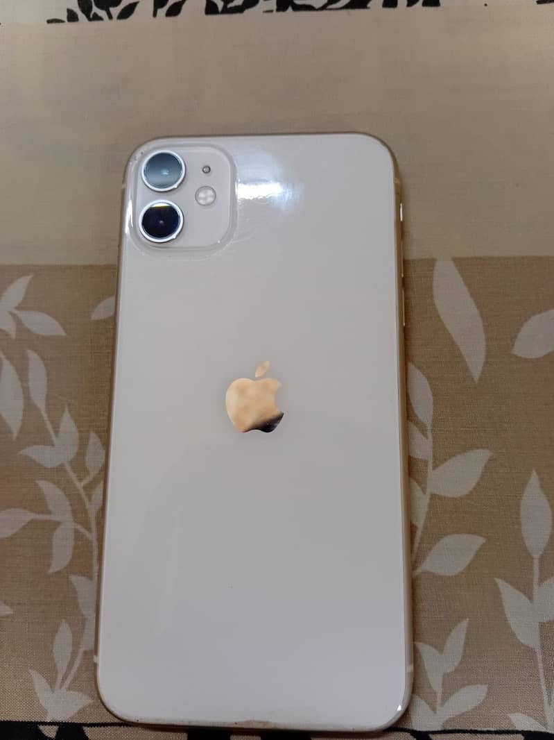 Apple iPhone 11 4