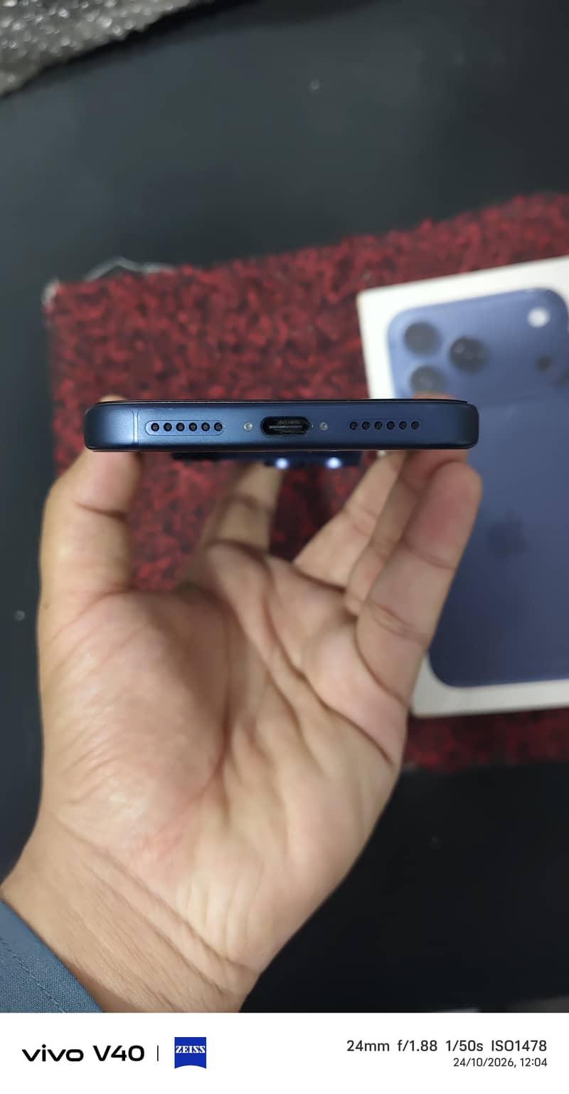 Apple iPhone 17 Pro Max 2