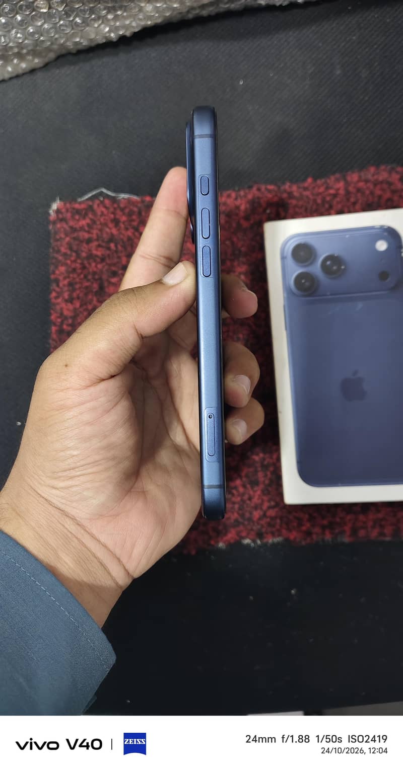 Apple iPhone 17 Pro Max 3
