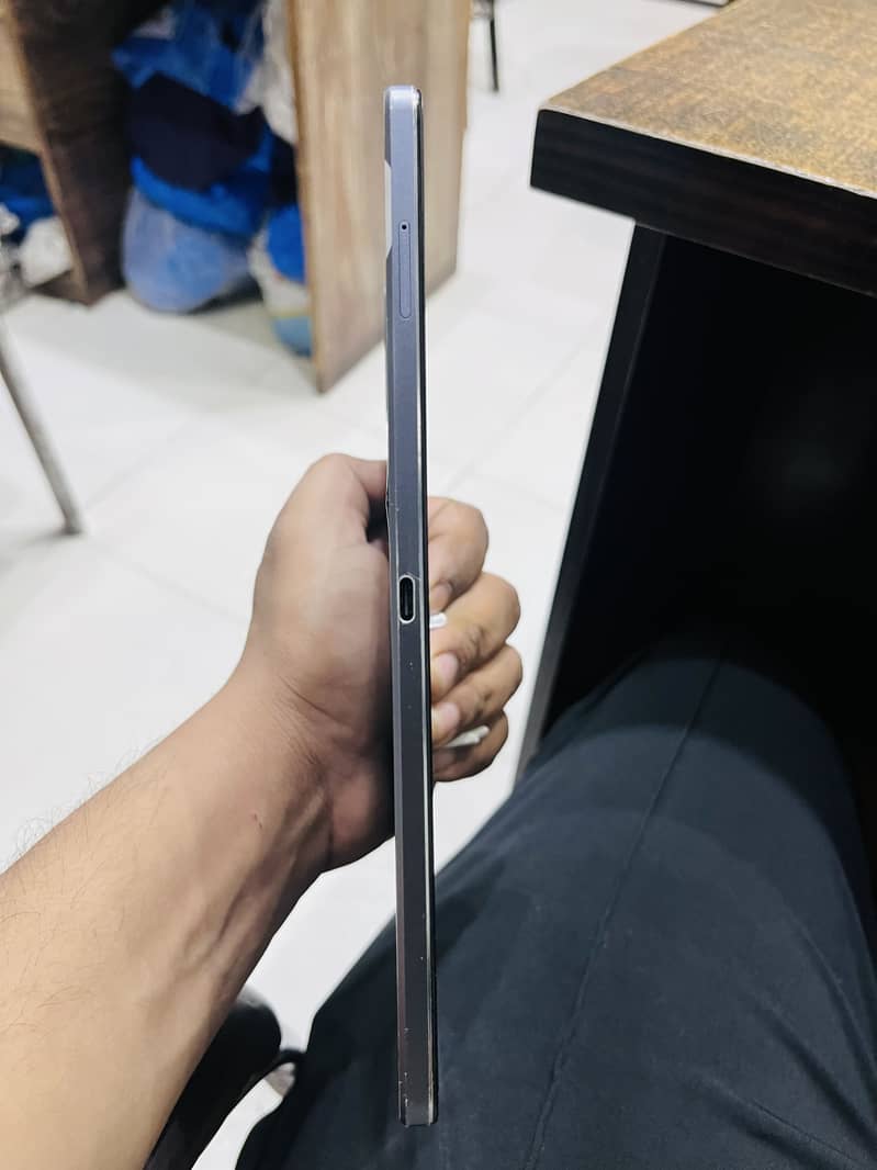Lenoo TB320FC 1