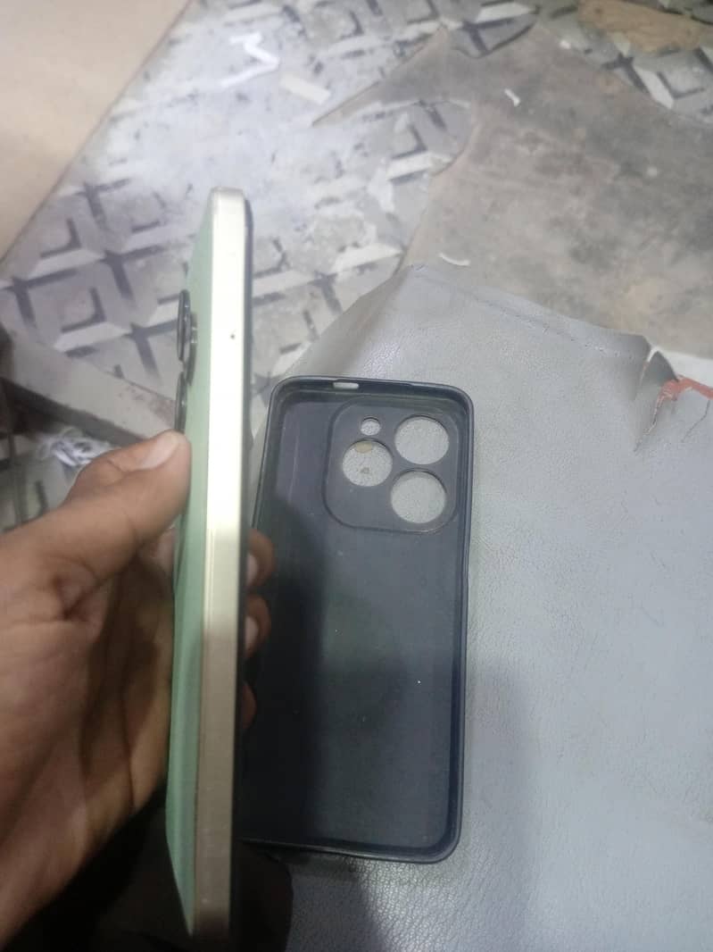 Tecno Spark Go 1