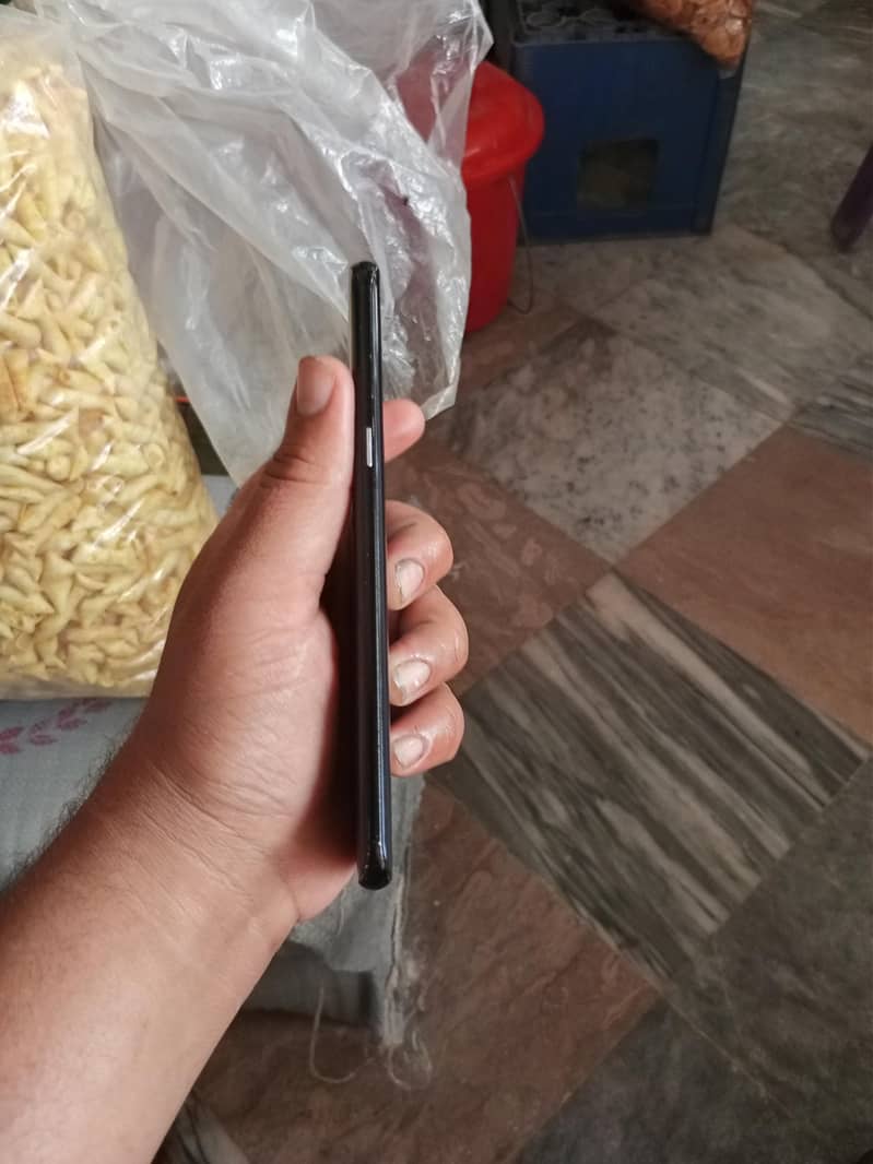 Samsung Mobile S8 Plus 1