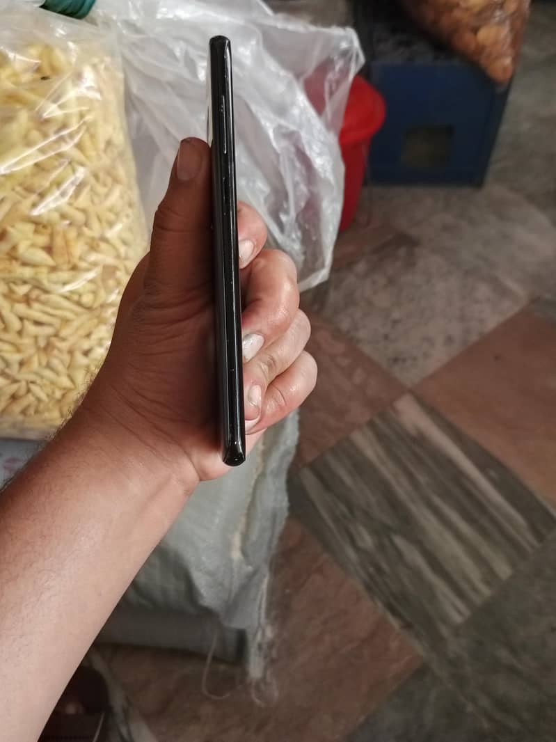 Samsung Mobile S8 Plus 2
