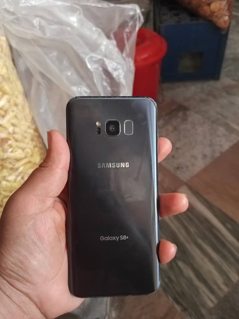 Samsung Mobile S8 Plus 3