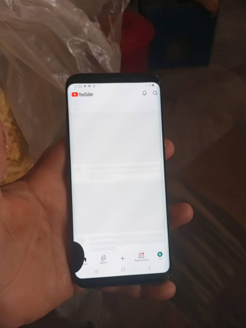 Samsung Mobile S8 Plus 4