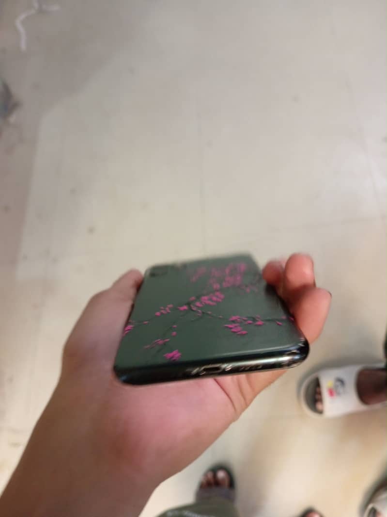 Apple iPhone 11 Pro Max 1