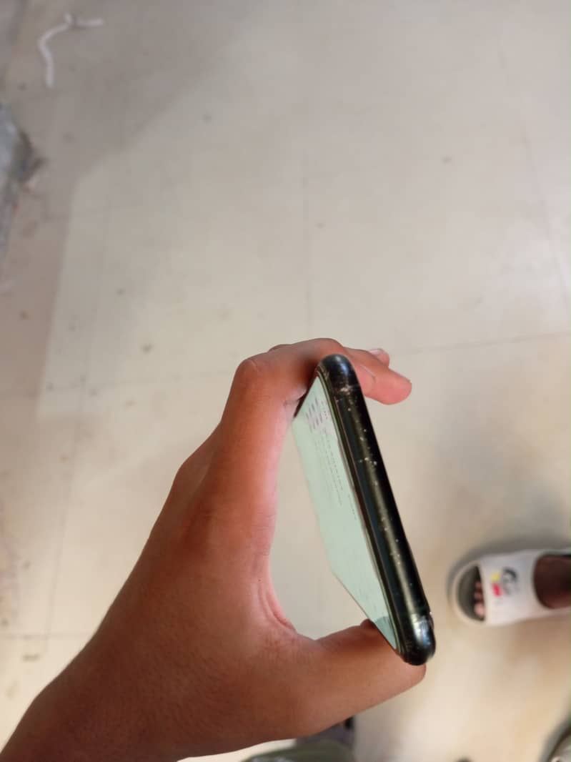 Apple iPhone 11 Pro Max 2