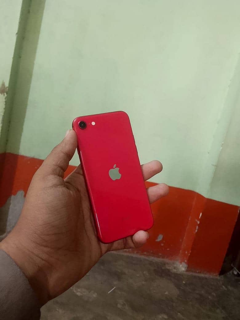 Apple iPhone SE 2020 1