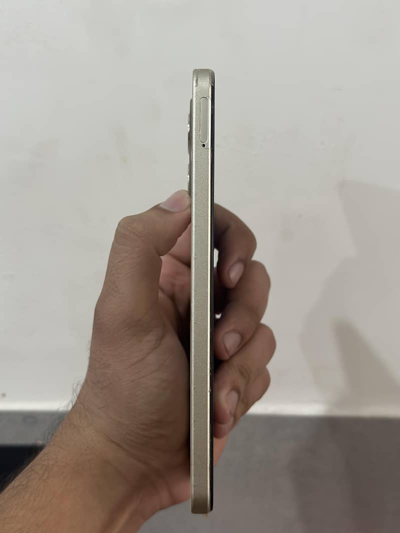 Note 70 Golden colour 4