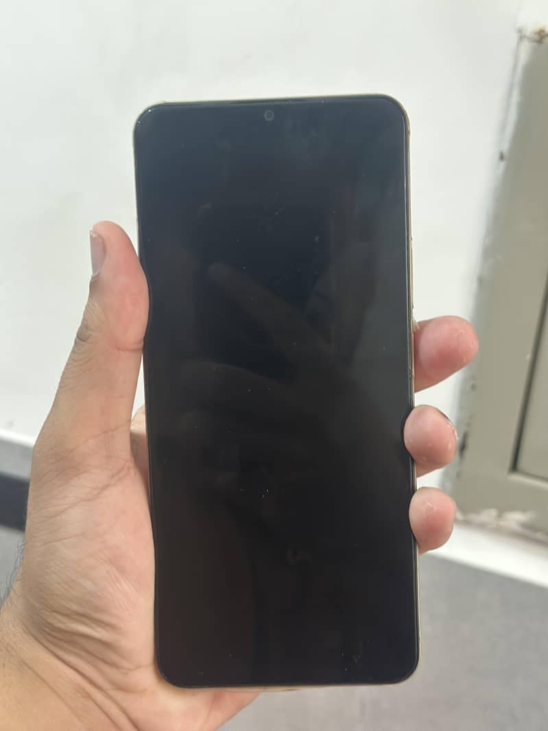 Note 70 Golden colour 6