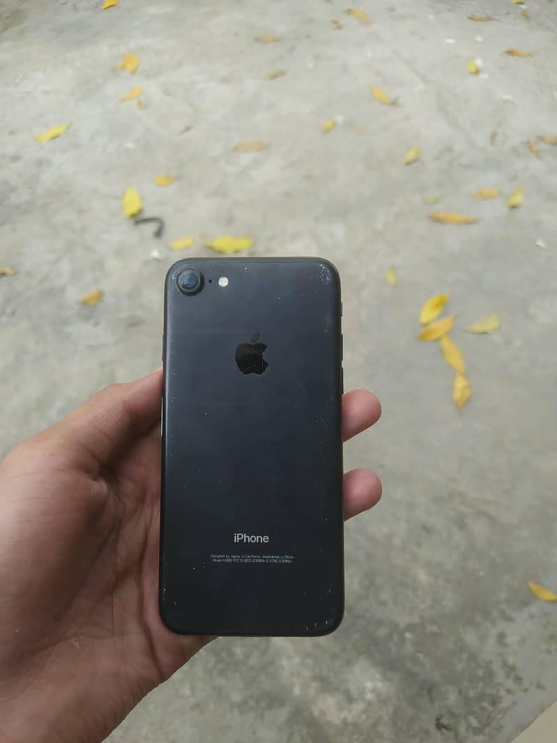 Apple iPhone 7 2