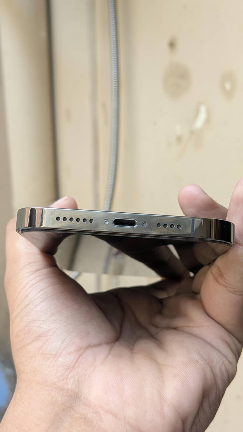 iPhone 13 Pro Max 4