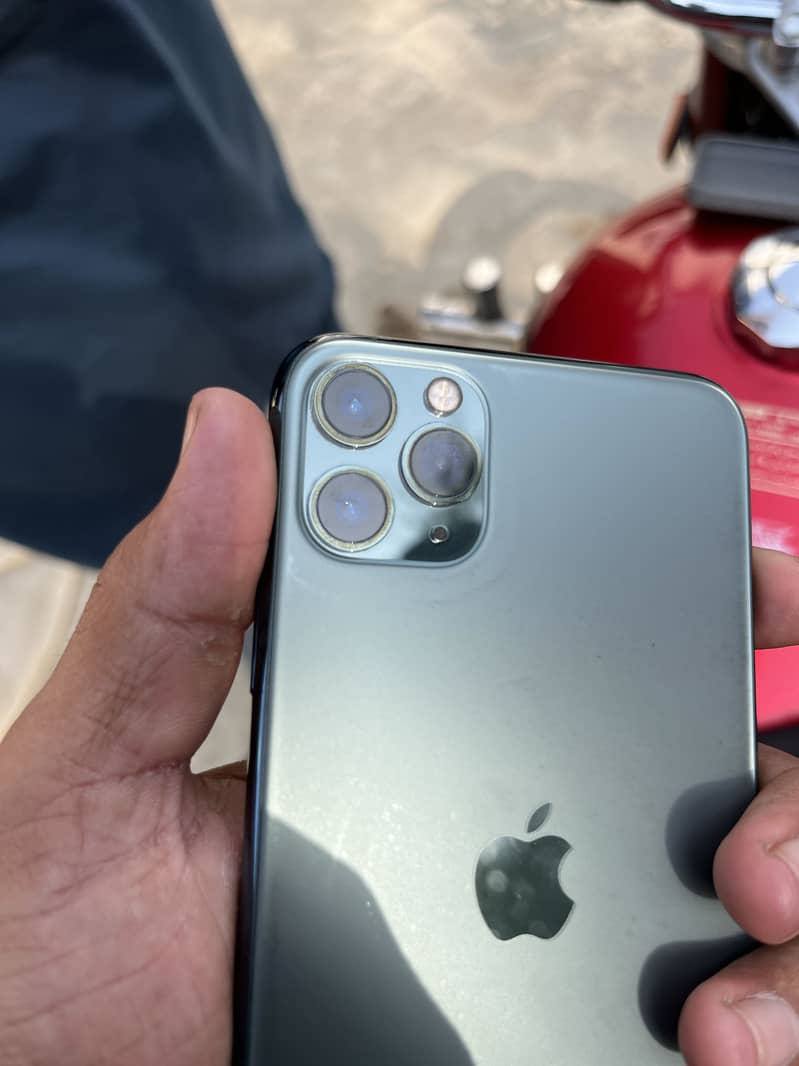 Apple iPhone 11 Pro Max 2