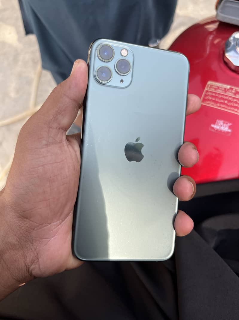 Apple iPhone 11 Pro Max 3