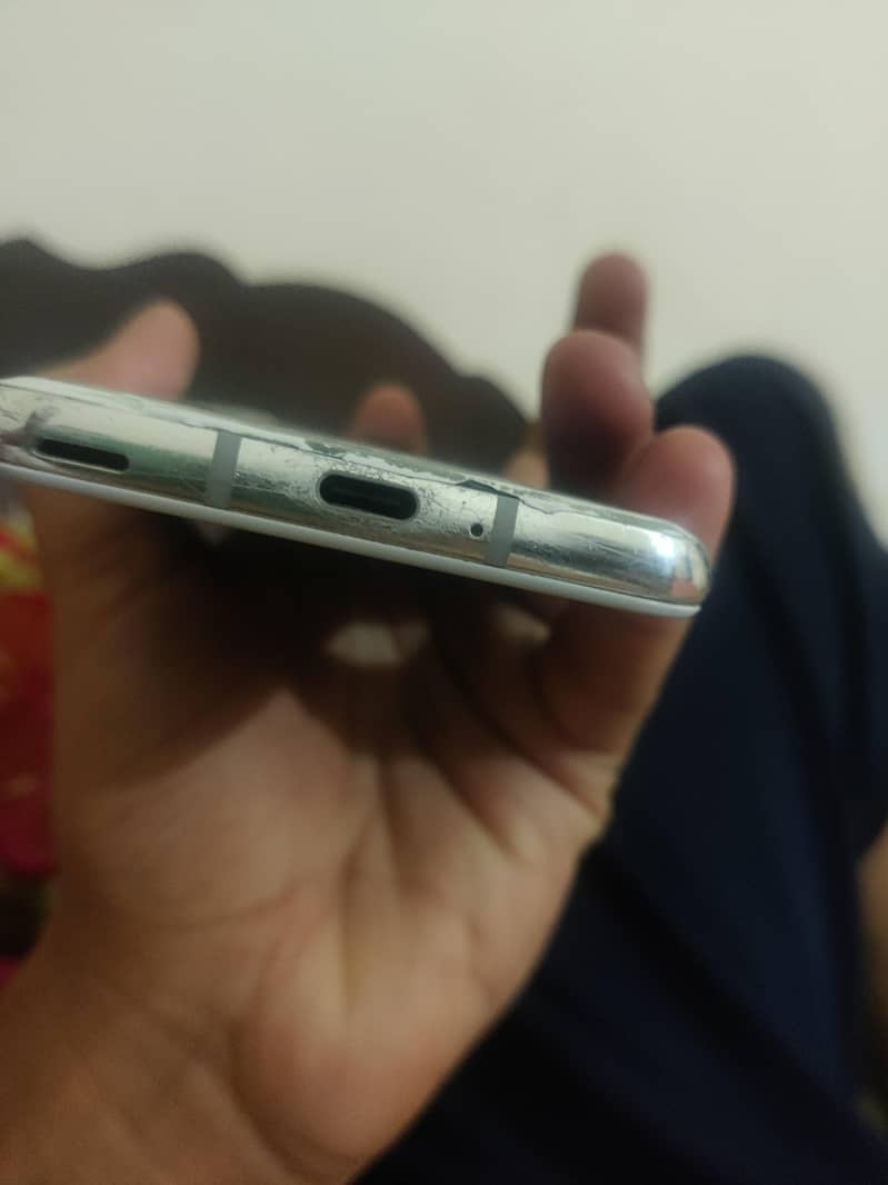 Sharp Aquos R2 EXCHANGE POSSIBLE 3