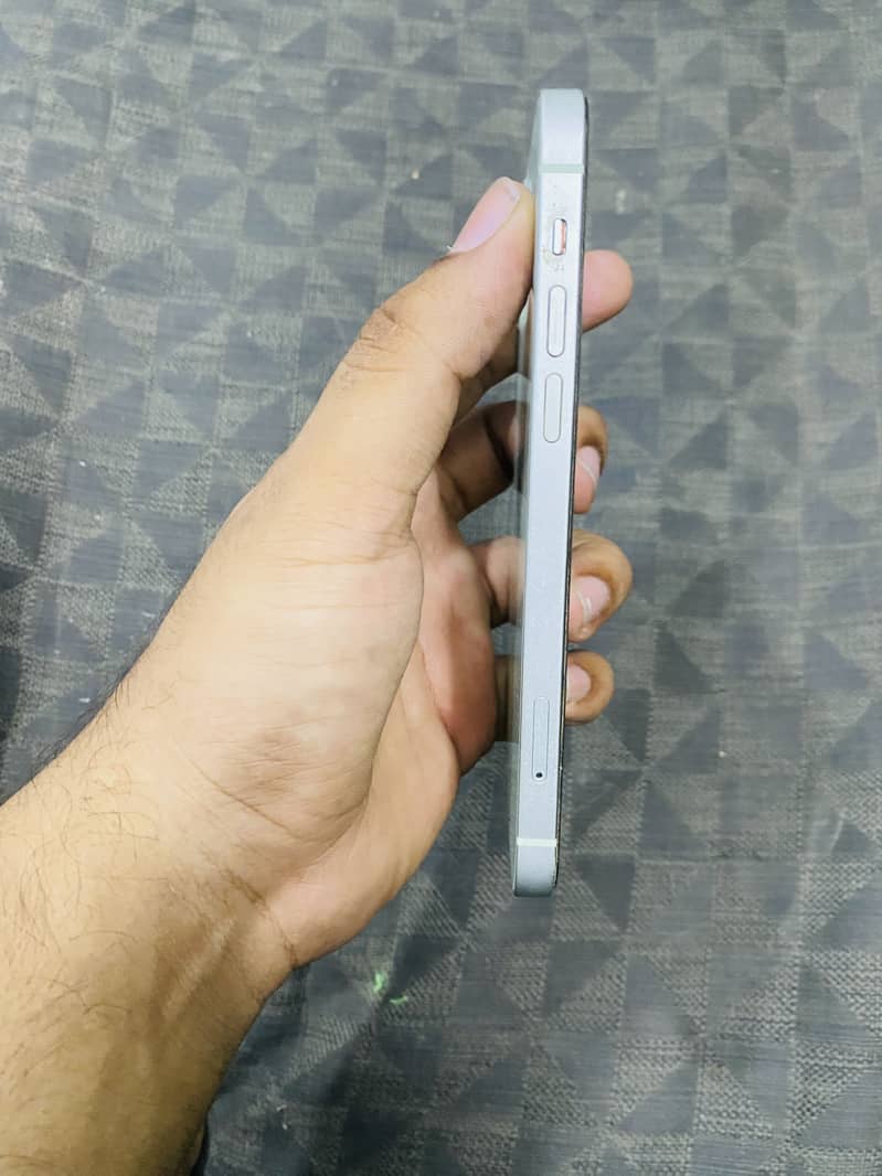 Apple iPhone 12 2