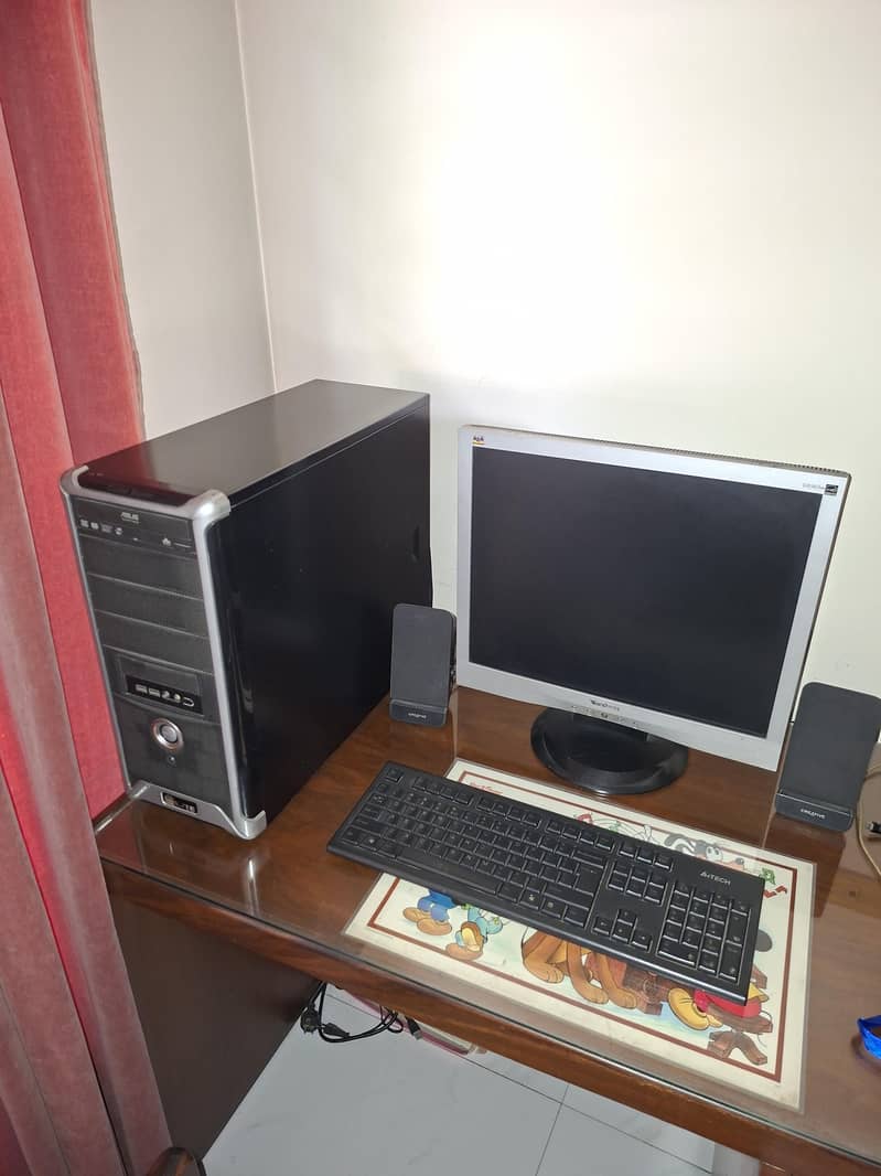 Tower type desktop computer 0