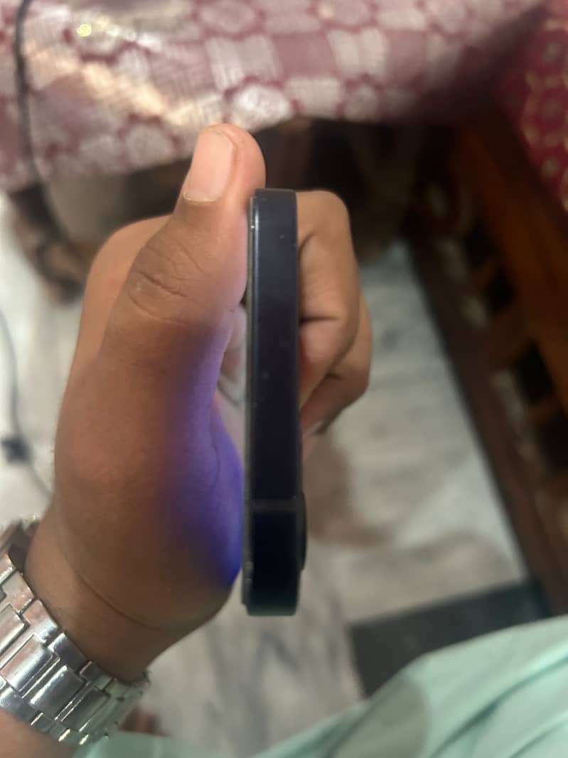 Apple iPhone 12 3