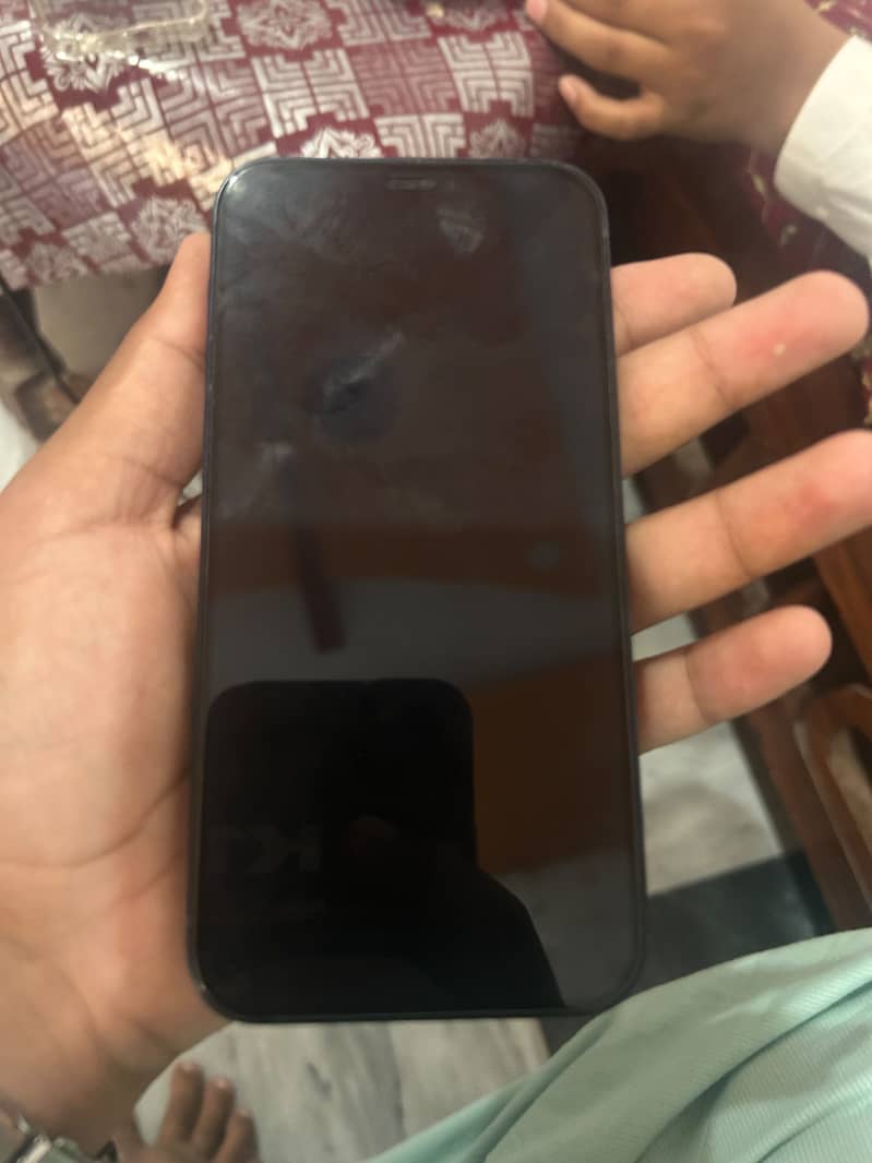 Apple iPhone 12 4