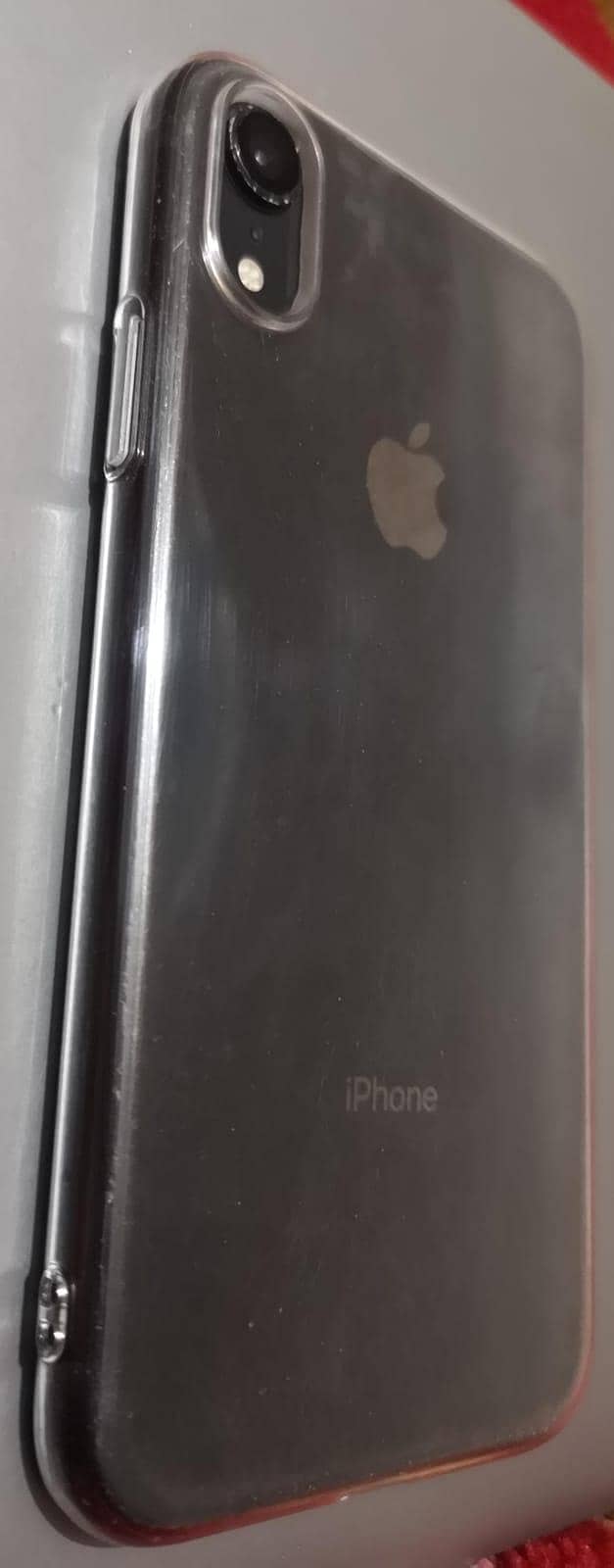 Apple iPhone XR 1