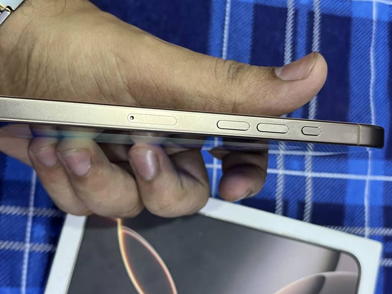 Apple iPhone 16 Pro Max 3
