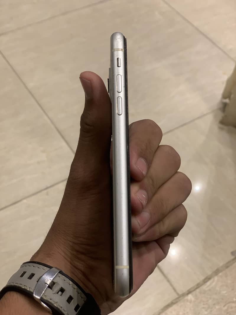 Apple iPhone 11 2