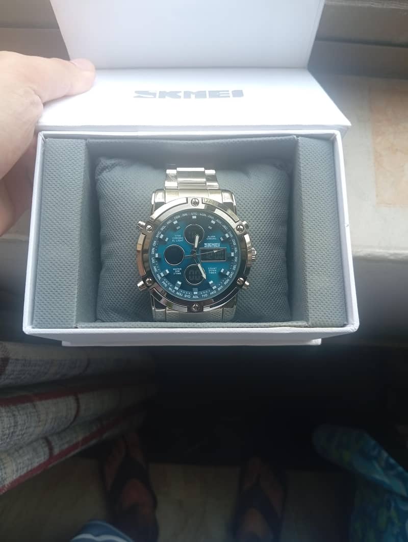 Analogue Watch 1
