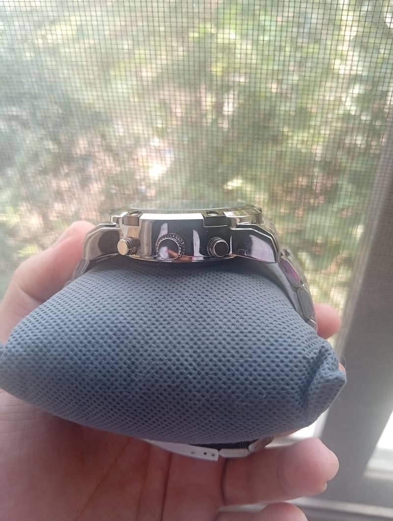 Analogue Watch 2