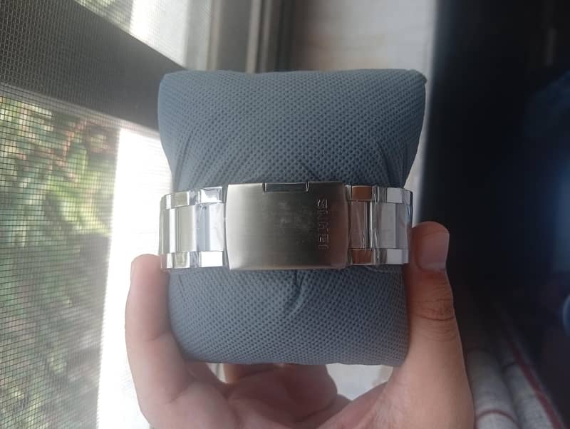Analogue Watch 4