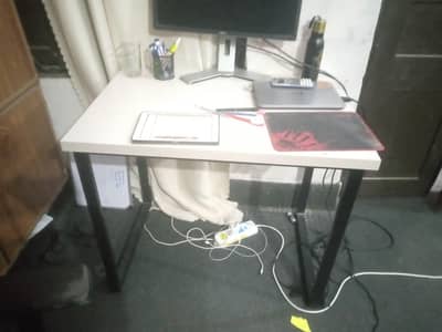good quality computer table