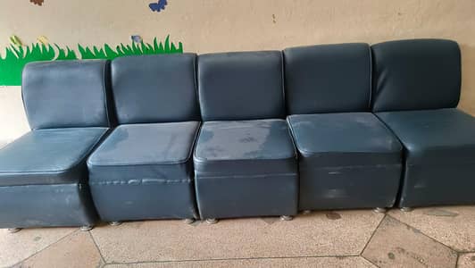 7 sofas in good condition