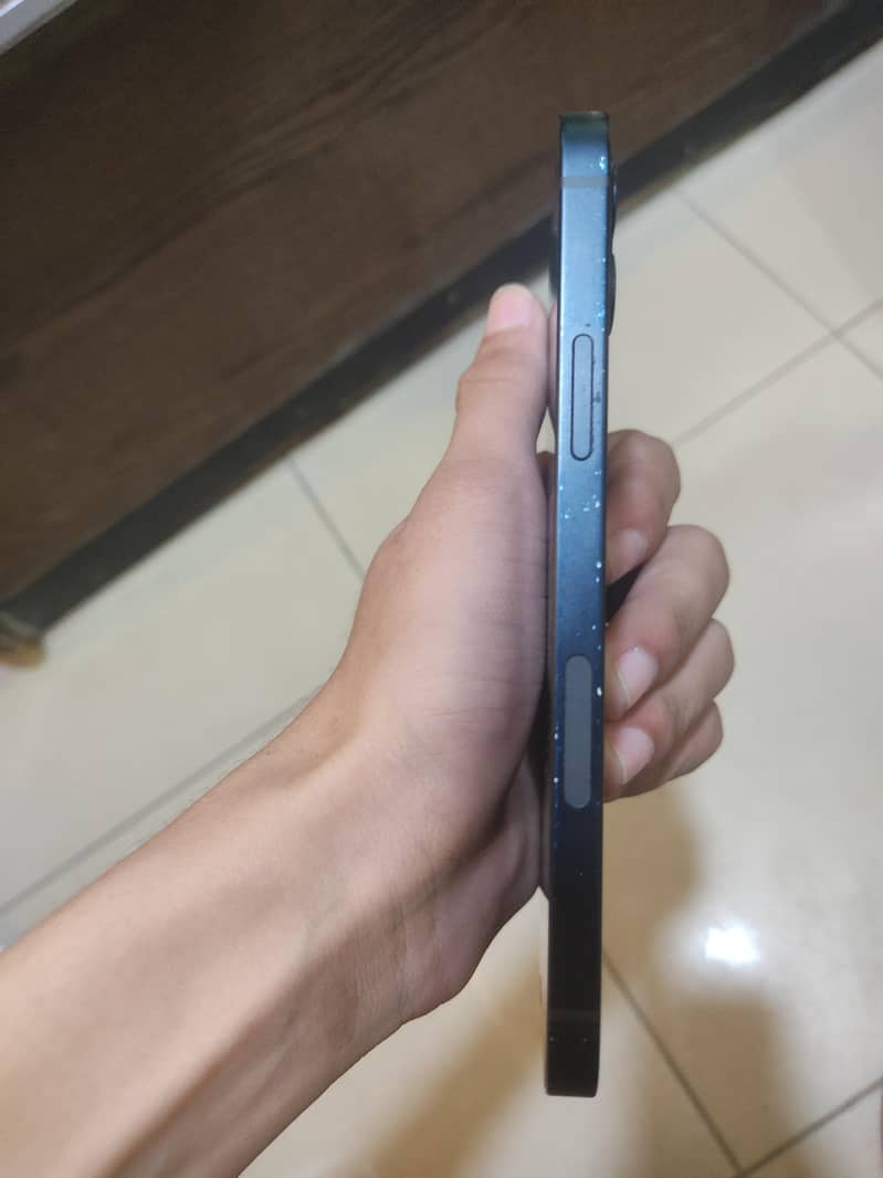 Apple iPhone 12 3