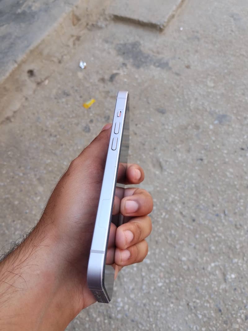 iphone 14 JV 4