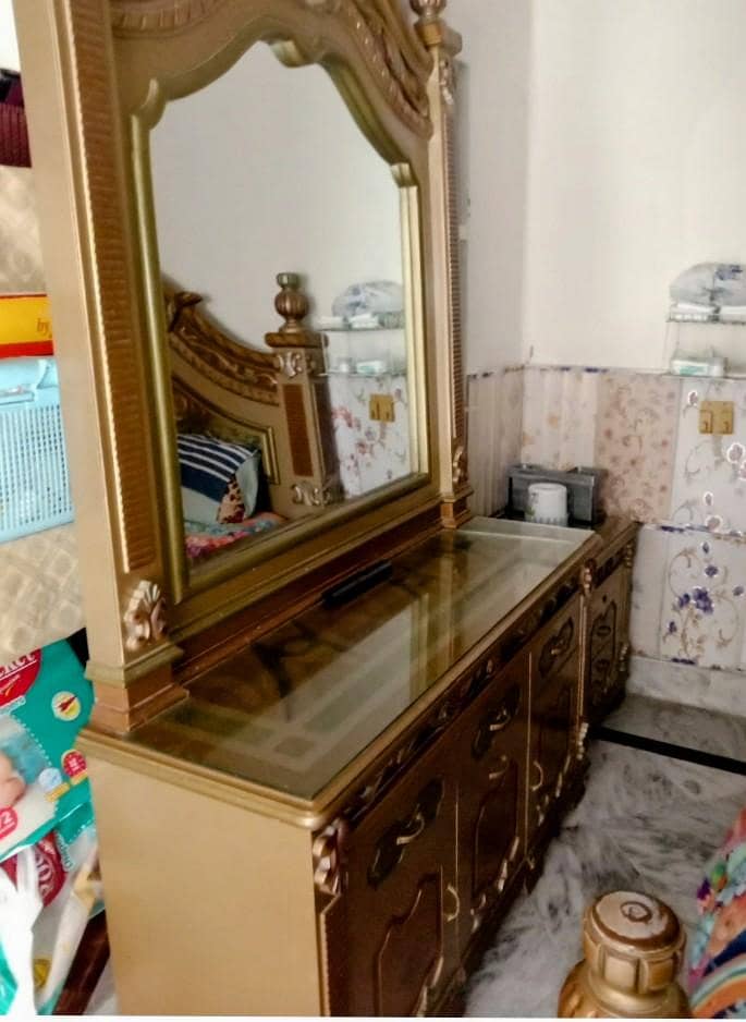 dressing table for sell 2