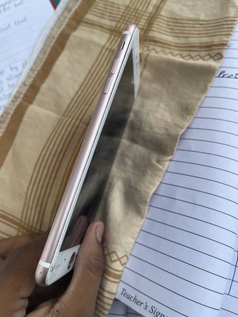 Apple iPhone 7 Plus 2