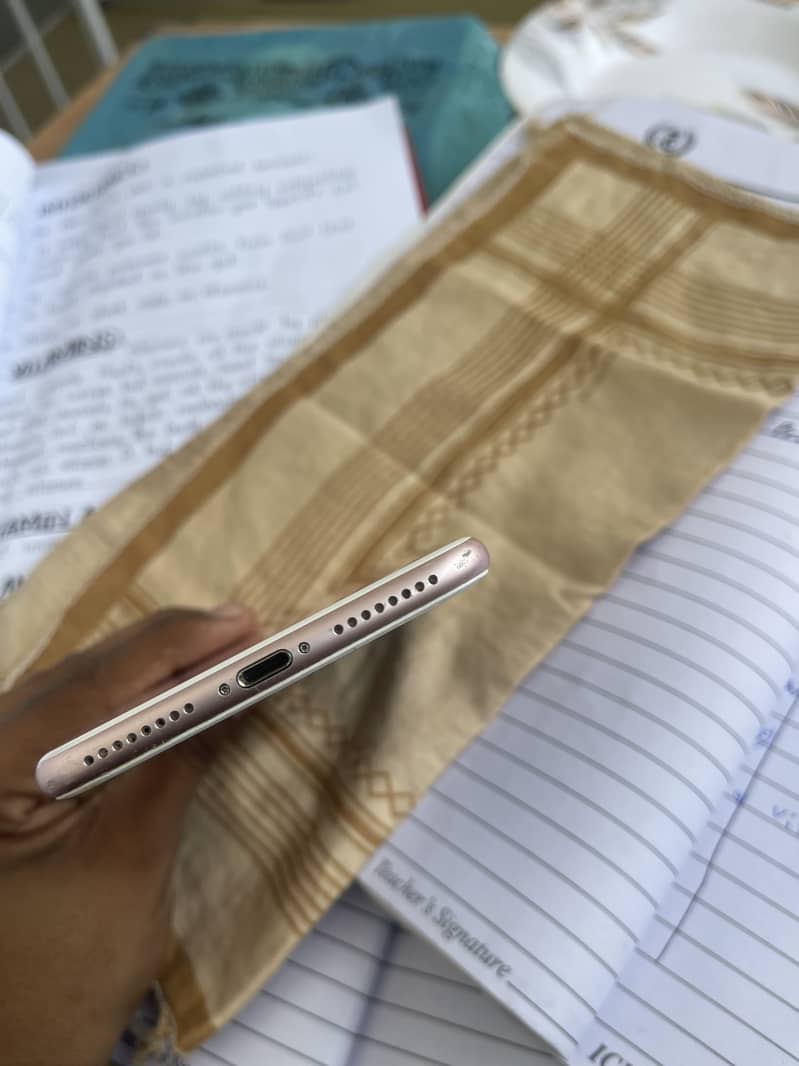 Apple iPhone 7 Plus 3