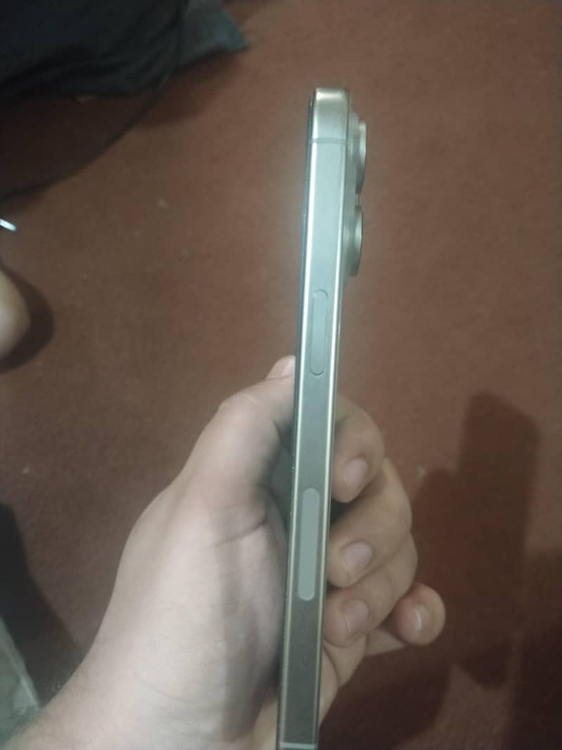 Apple iPhone 15 Pro Max 3