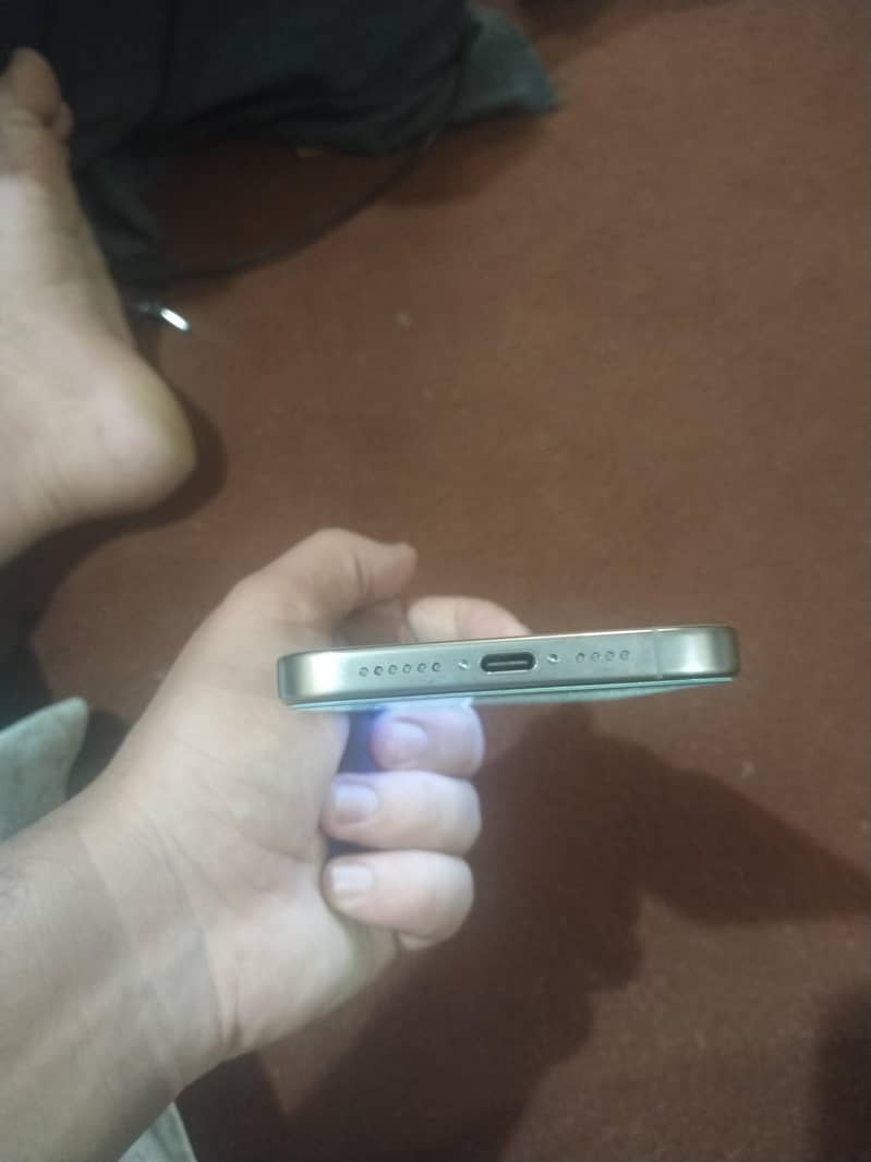 Apple iPhone 15 Pro Max 5