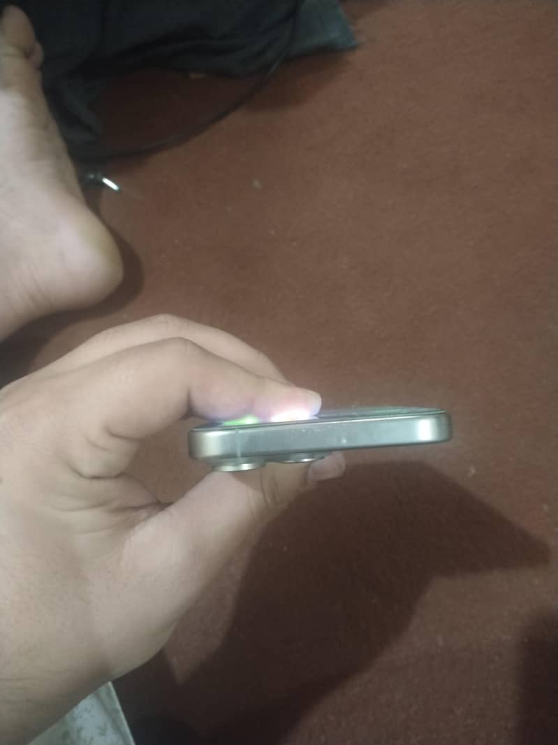 Apple iPhone 15 Pro Max 6