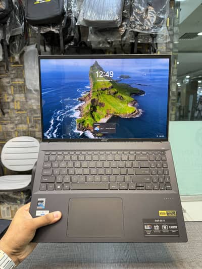 Acer swift Go 16 Core i7 13 Th Generation 16 inch Oled Display