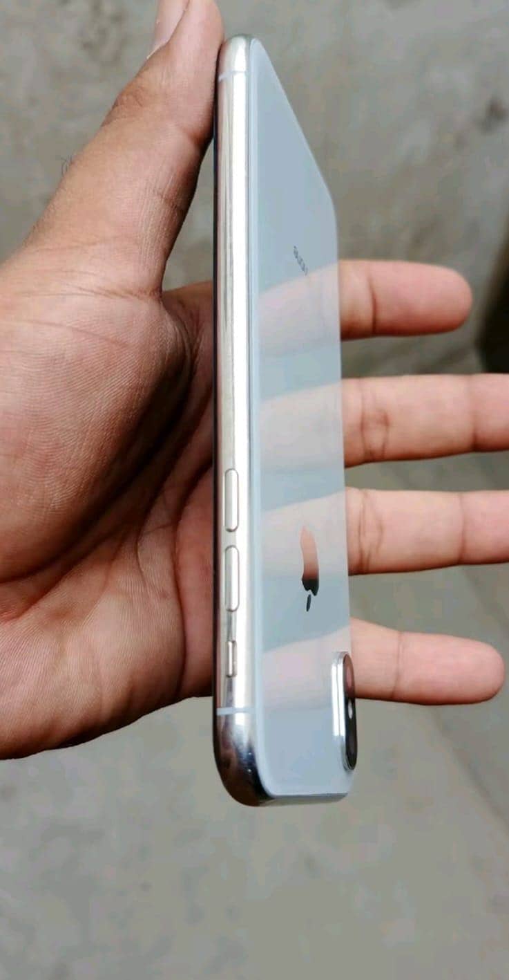 Apple iPhone X 5