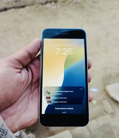 Apple iPhone SE