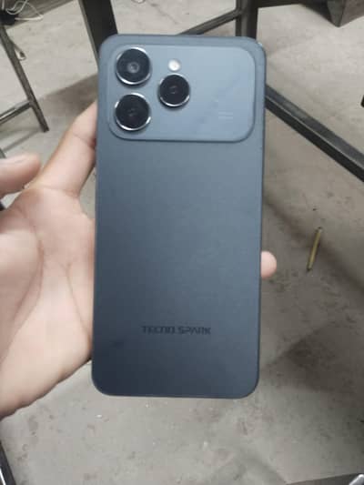 Tecno spark 40